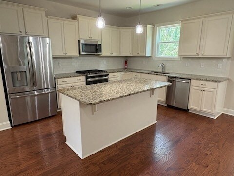 Building Photo - Recently updated 4 Bedroom 2.5 Bath
