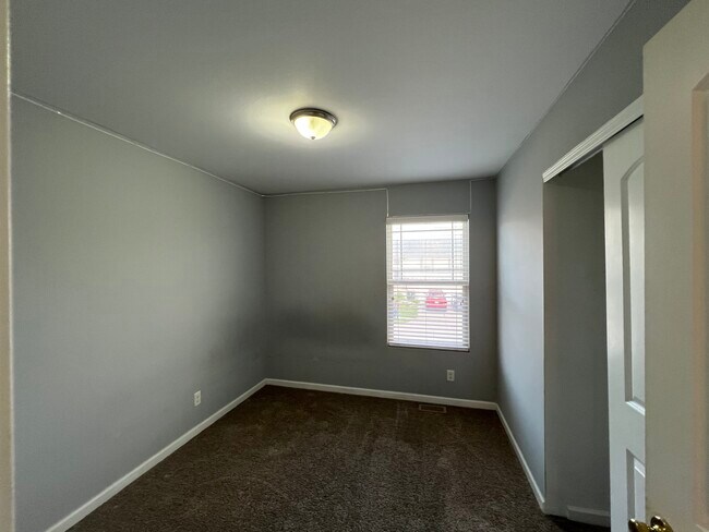 Building Photo - 6960 N 89th St