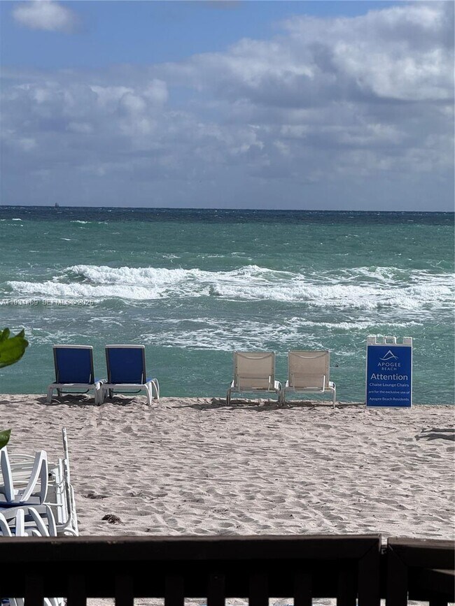 Building Photo - 3951 S Ocean Dr