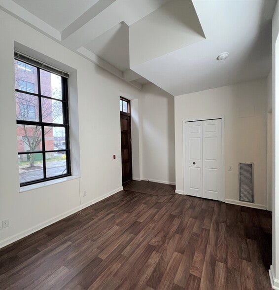 1BD 1.5BA Living Room - River Place