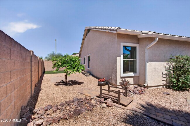 Building Photo - 6118 N 133rd Ave