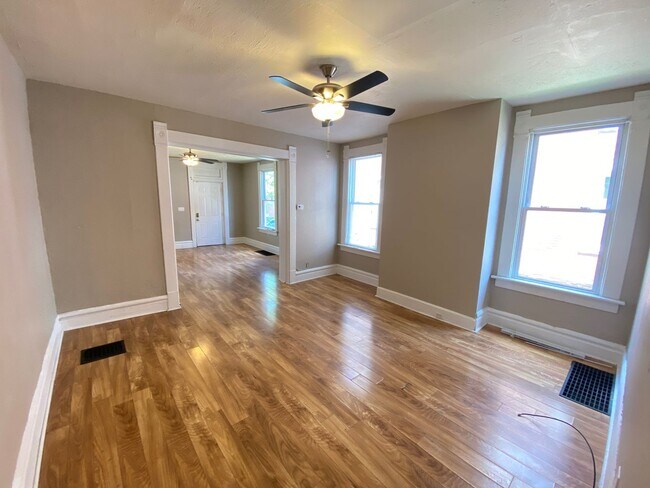 Building Photo - Hunter Ave 1438-1440 MLR (LH2)