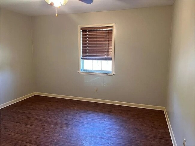 Building Photo - New Listing in a great location