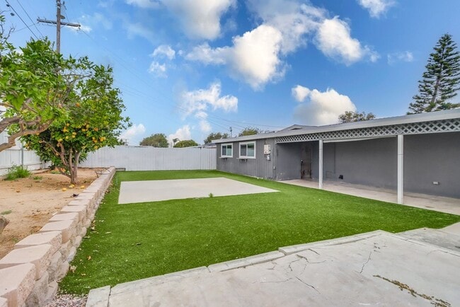 Building Photo - Imperial Beach, Gorgeous 4 bed 2 bath home...
