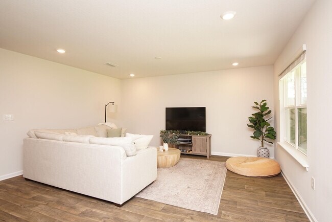 Building Photo - 334 This Way