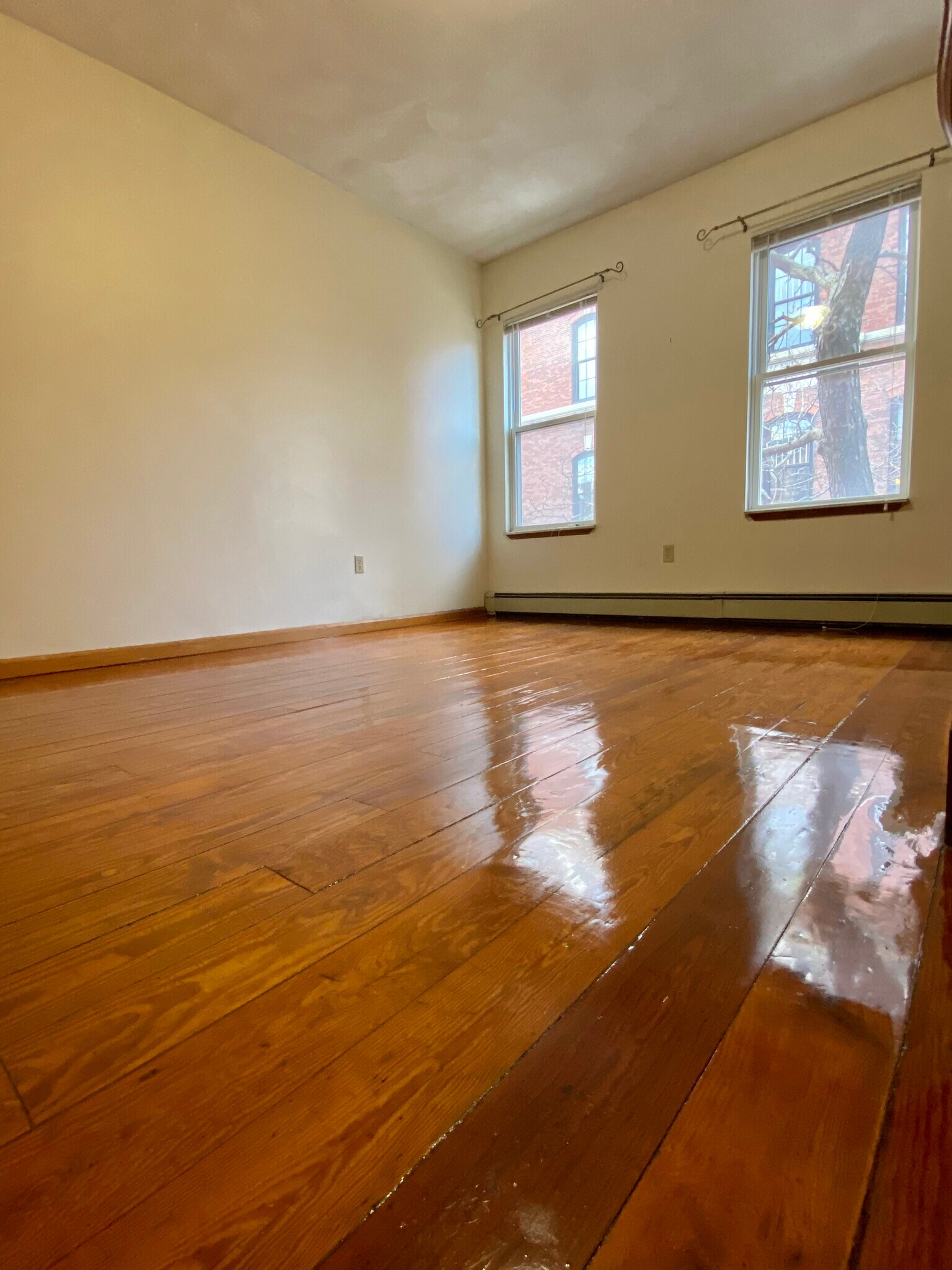 Building Photo - 69 Baldwin St