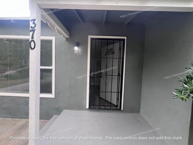 Building Photo - 370 W 44th St