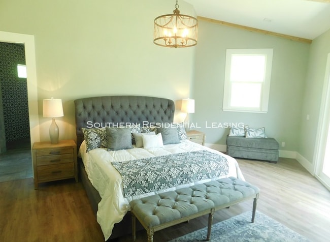 Building Photo - 16600 Innerarity Point Rd