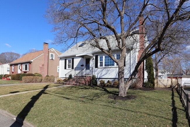 Building Photo - 45 Redwood Dr