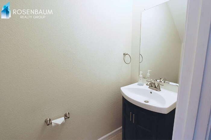 Building Photo - 1250 S Palm St