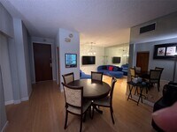 Building Photo - 5150 Hidalgo St