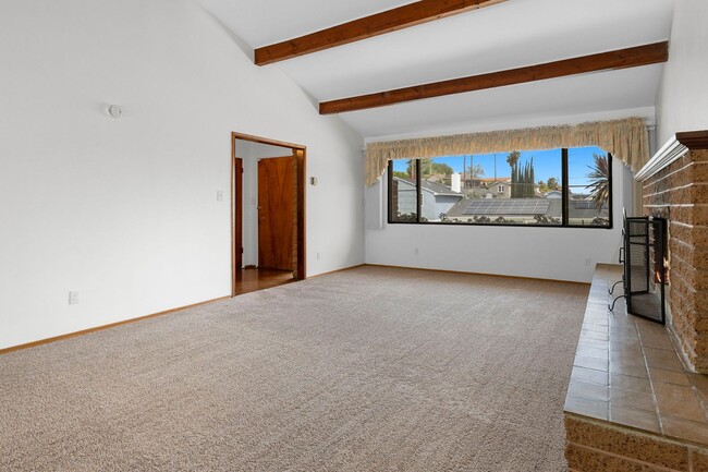 Building Photo - Charming 3 Bedroom 2 Bathroom Home in La M...