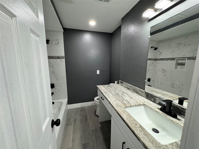 Building Photo - 4122 Dacca Dr