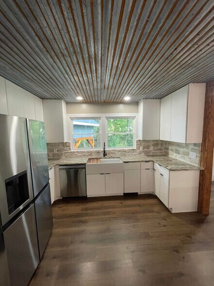 Building Photo - 2110 Bracey Cir