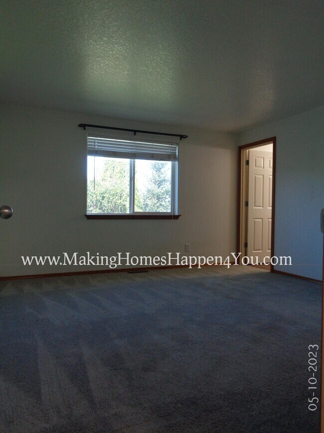 Building Photo - 405 Lavender St