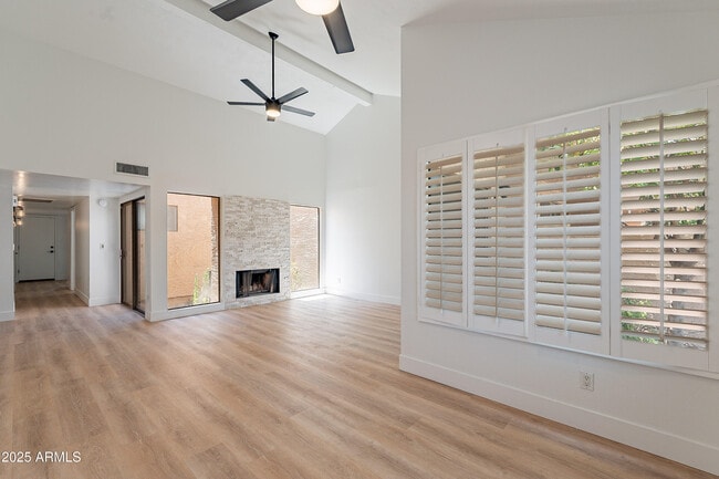 Building Photo - 1717 N Ventura Ln