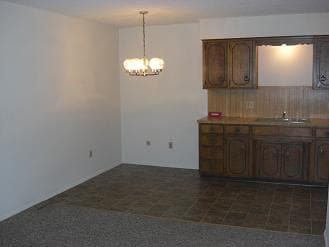Building Photo - Broad-Lo Apts
