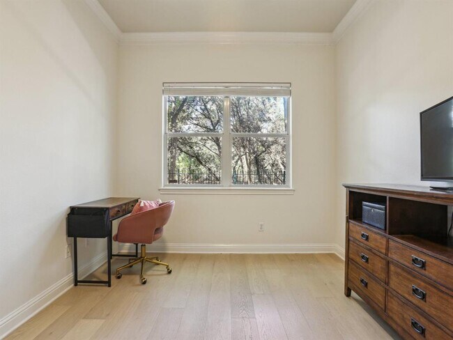 Building Photo - 5000 Mission Oaks Blvd