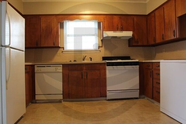 Building Photo - 1111 W Scenic Dr