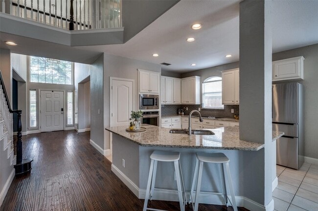 Building Photo - 4621 Hinton Dr