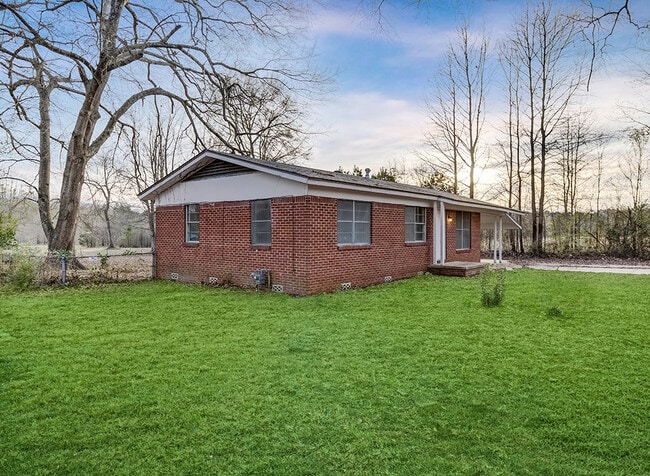 Building Photo - 3007 Hollywood St