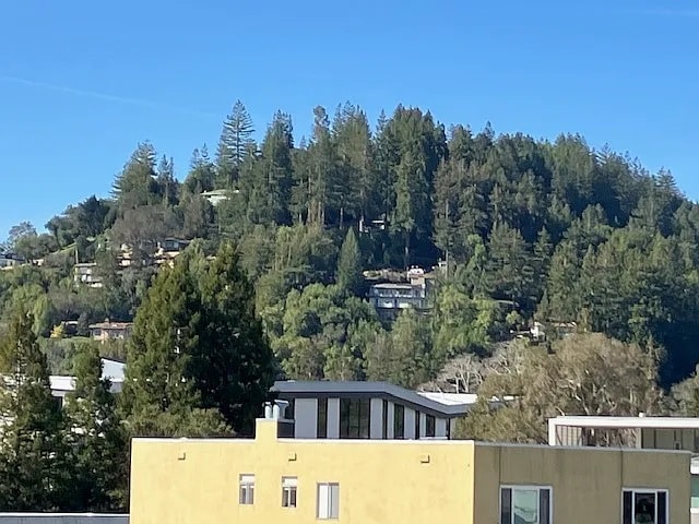 Building Photo - 2 Terrace Ave