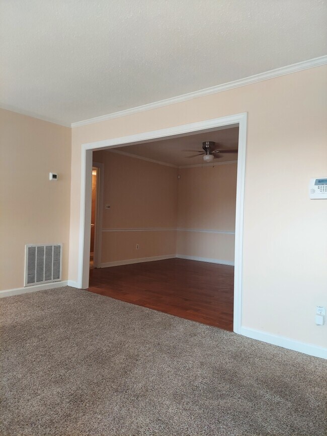 Building Photo - 130 Rue Fontaine