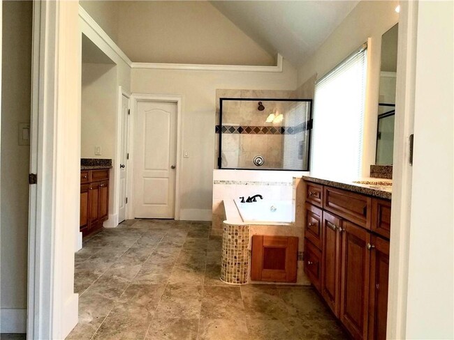 Building Photo - 3306 Chastain Ridge Dr