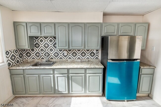 Building Photo - 226 Franklin Ave