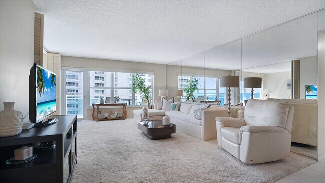 Building Photo - 3900 Galt Ocean Dr