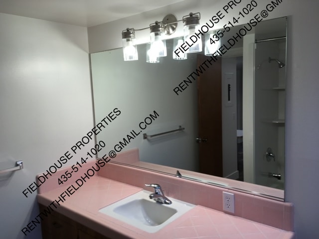 Building Photo - 812 N 700 E