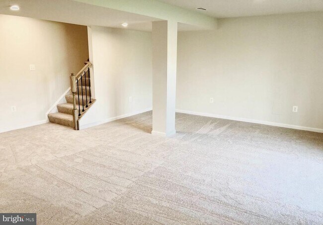 Building Photo - 5303 Ivy Hill Dr