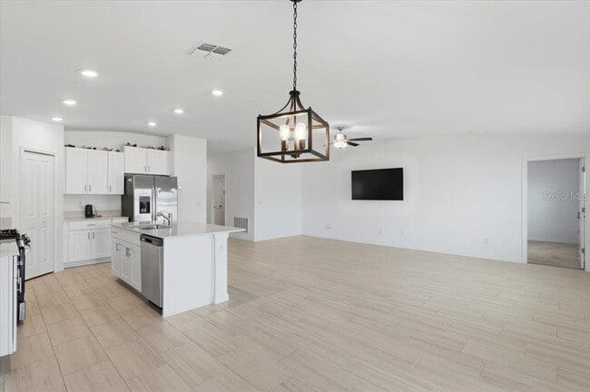 Building Photo - 35029 Brackett Bnd