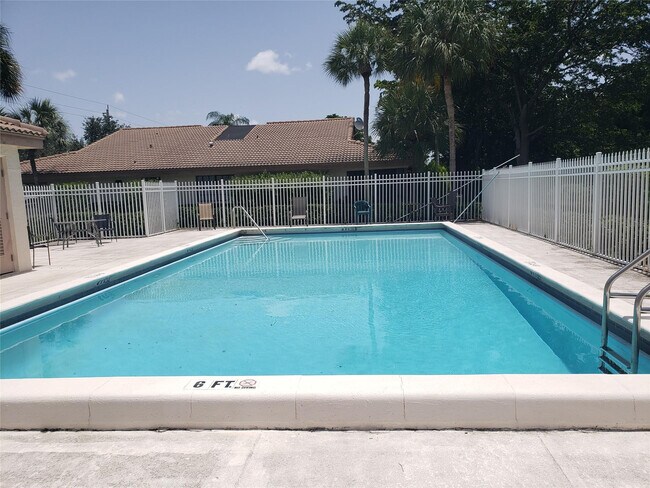 Building Photo - 12252 Royal Palm Blvd