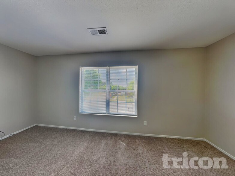 Building Photo - 1716 Hollybrook Ave