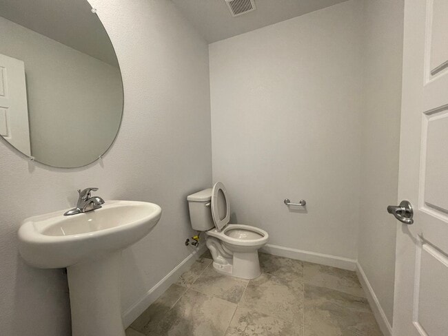 Building Photo - HENDERSON CADENCE COMMUNITY - 3 bed 2.5 ba...
