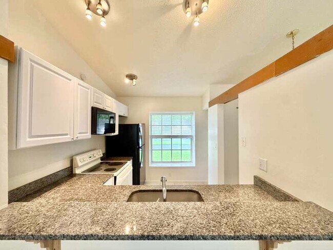 Building Photo - 599 Capistrano Ct