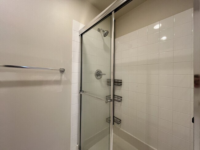 Building Photo - Incredible Forrest Park Townhome!! 2 bedroom, 2 bath, HUGE attached Garage!