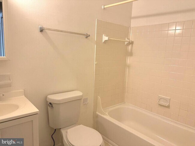 Building Photo - 2031 Jason Dr