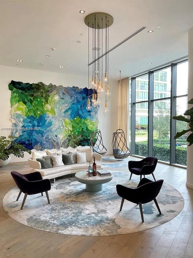 Building Photo - 650 NE 32nd St