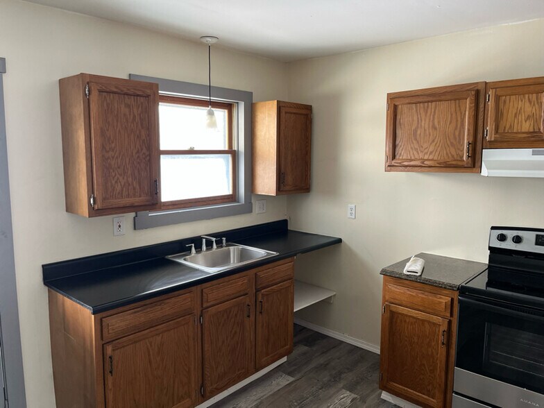 Building Photo - 1260 Loudon Rd