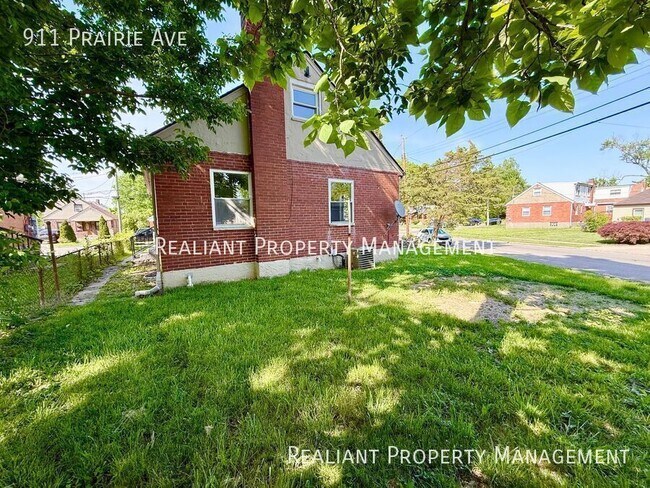 Building Photo - 911 Prairie Ave