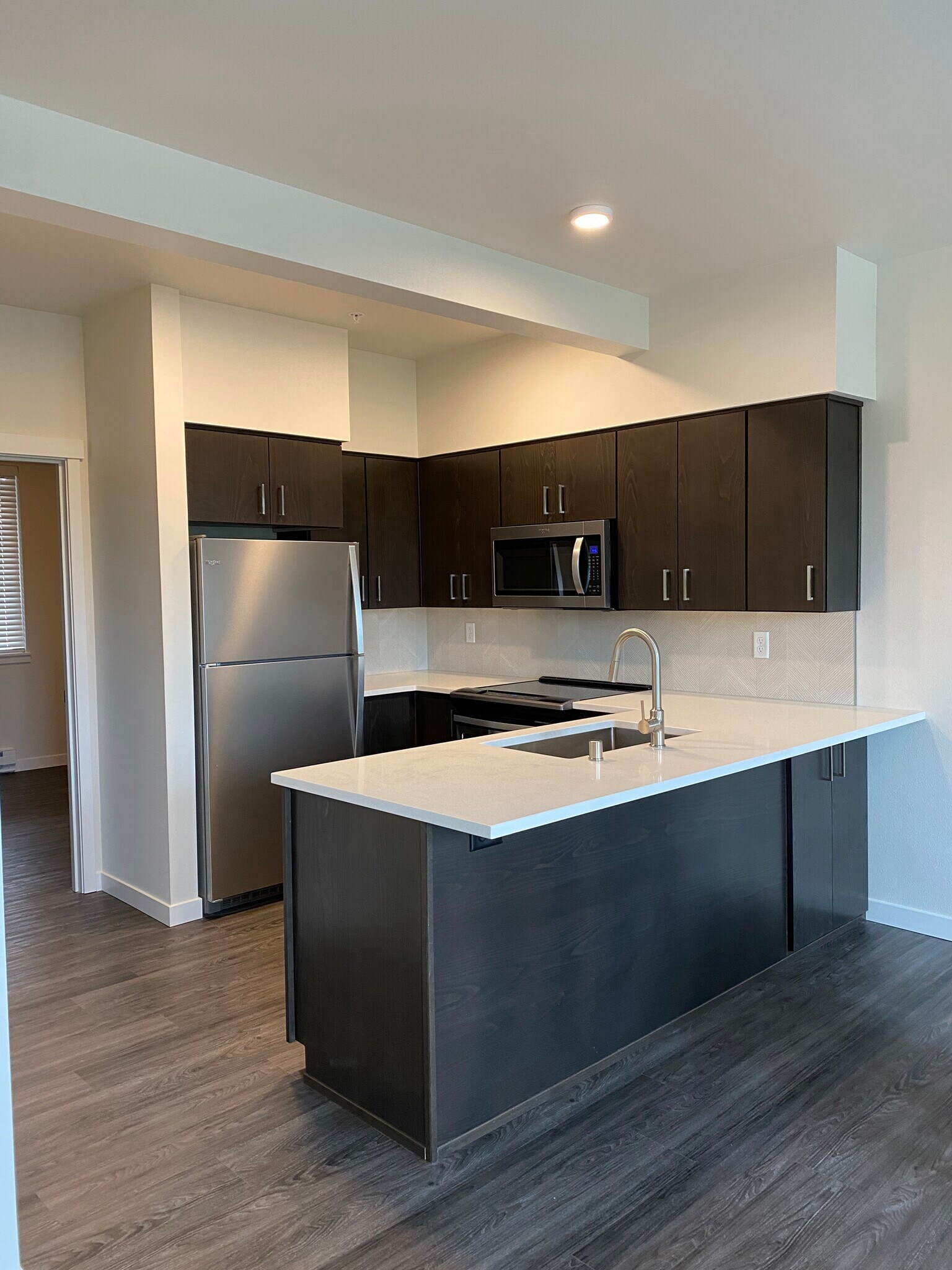 Building Photo - 1305 Larrabee Ave