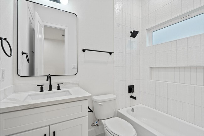 Building Photo - 8324 Corinth St