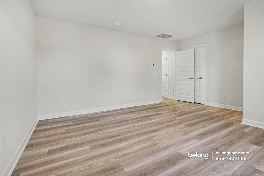 Building Photo - 19 Pikewood Ln