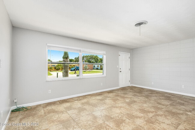 Building Photo - 250 Carib Dr