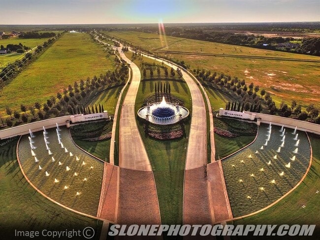 Building Photo - 3710 Turnpike Dr