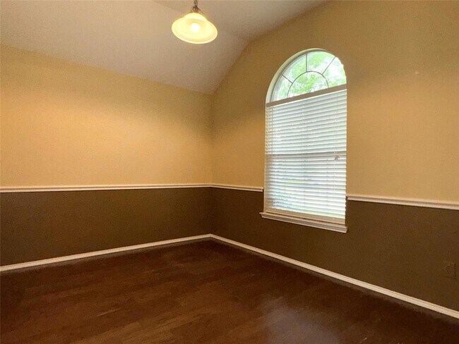 Building Photo - 9602 Glenshee Drive