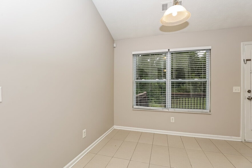 Building Photo - 1560 Rockglade Run