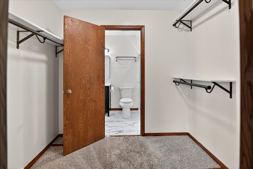 Building Photo - 1014 N Westfield Rd